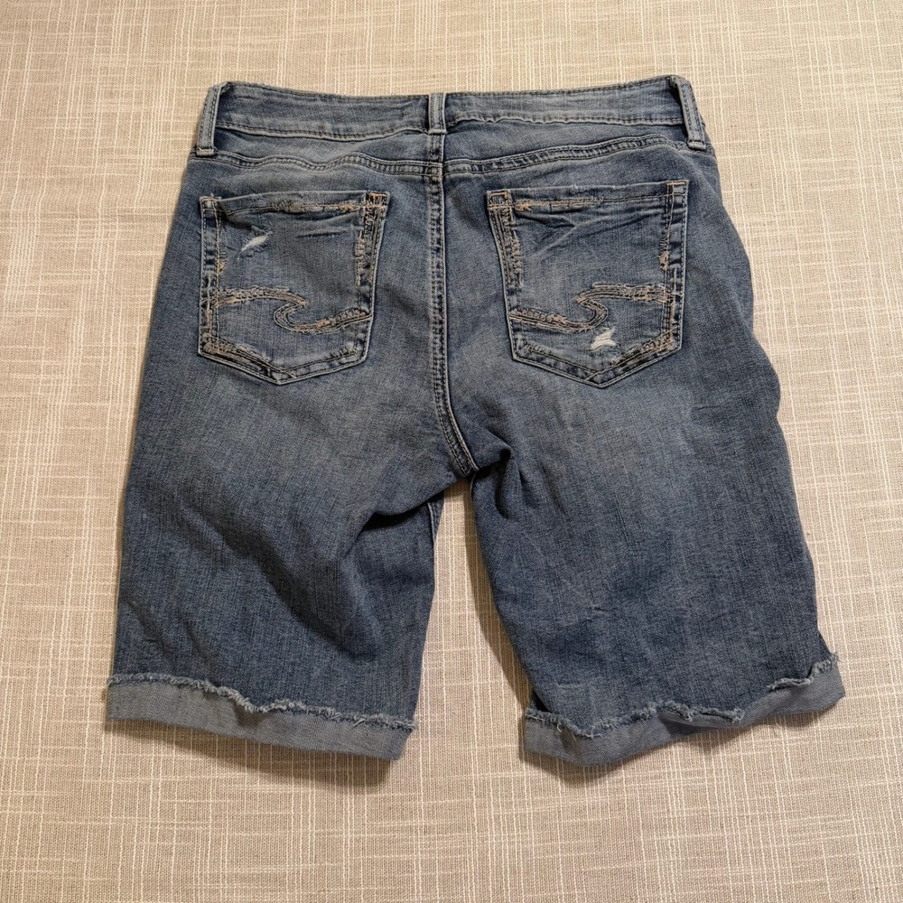 Silver Jeans Co Suki Bermuda Shorts W27‎ L9 Distressed Medium Wash Denim L53940
